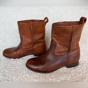 Frye Clara Short Ankle Boots Brown Leather Pull On Booties Size 7.5